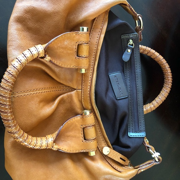 Antonio Melani Camel and gold 3 strap handbag - Picture 4 of 5